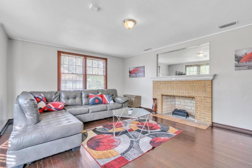 Comfy Pet Friendly Home In Jacksonville Mins To Downtown'S Exterior photo